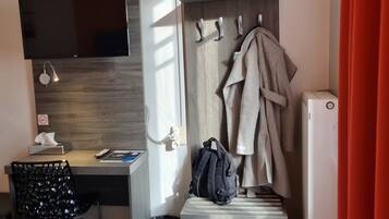 Standard Double Room, 1 Double Bed | Desk, soundproofing, free WiFi, bed sheets