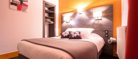 Standard Double Room, 1 Double Bed | Desk, soundproofing, free WiFi, bed sheets