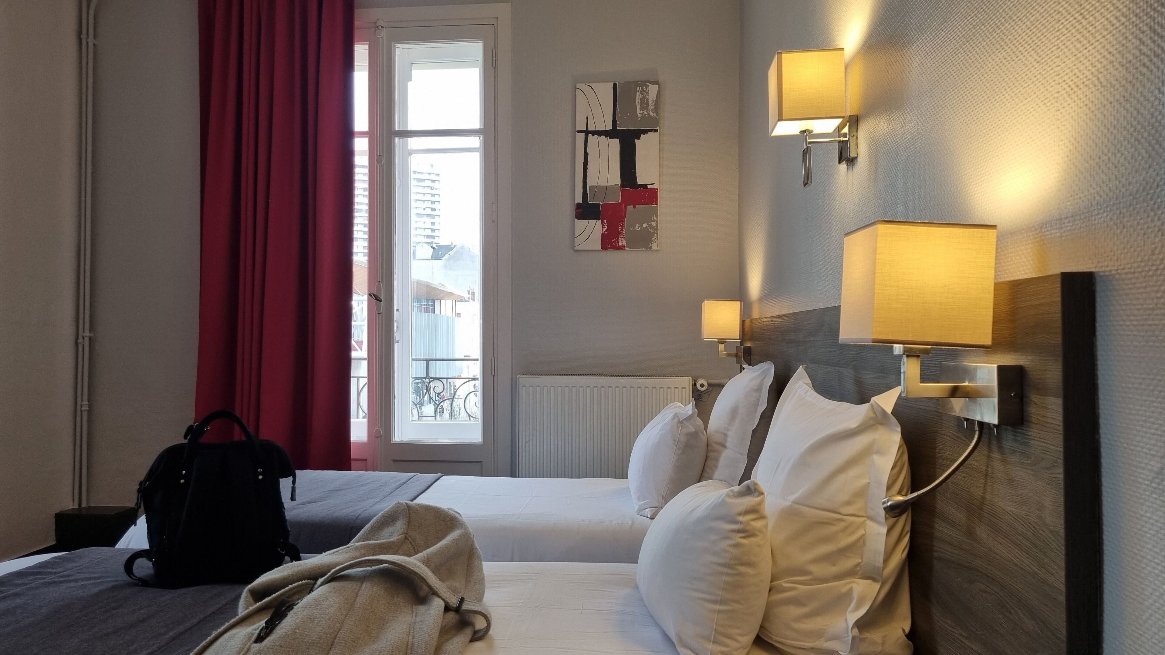Habitación superior con 2 camas individuales, 2 camas individuales | Escritorio, insonorización, wifi gratis y ropa de cama 