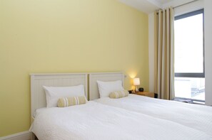 Apartment, 2 Bedrooms | Living area