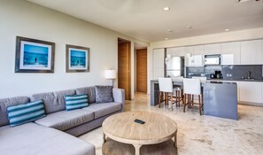 Deluxe Apartment, 2 Bedrooms, Private Pool, City View | Living room | Flat-screen TV