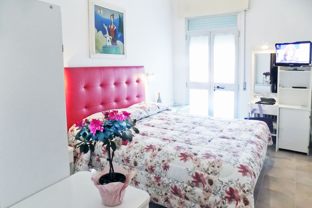 Tweepersoonskamer | 1 slaapkamer, luxe beddengoed, een minibar, een kluis op de kamer