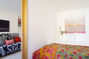 Studio | Coin séjour | Télévision à écran plat de 40 pouces avec chaînes par câble, télévision