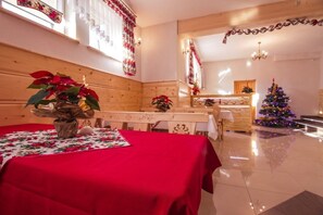 Se ofrece un desayuno para llevar (40.00 PLN por persona)