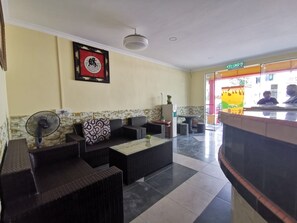 Lobby - OYO 90086 My Seven Days Inn (Masai)