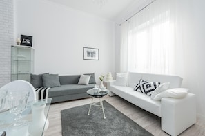 Iron/ironing board - P&O Andersa (Warsaw)