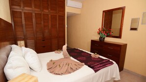 2 bedrooms, in-room safe, desk, iron/ironing board (on request) - 2 BR 2 BathR Rinconada Del Sol (Playa del Carmen)