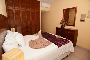 2 bedrooms, in-room safe, desk, iron/ironing board - 2 BR 2 BathR Rinconada Del Sol (Playa del Carmen)