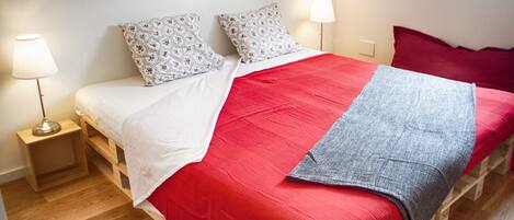 Double Room | In-room safe, soundproofing, iron/ironing board, free WiFi