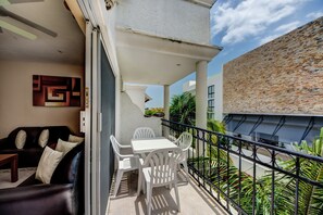 Departamento superior, 2 habitaciones, balcón | Balcón