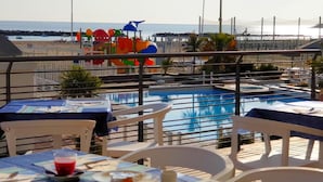Poolside bar