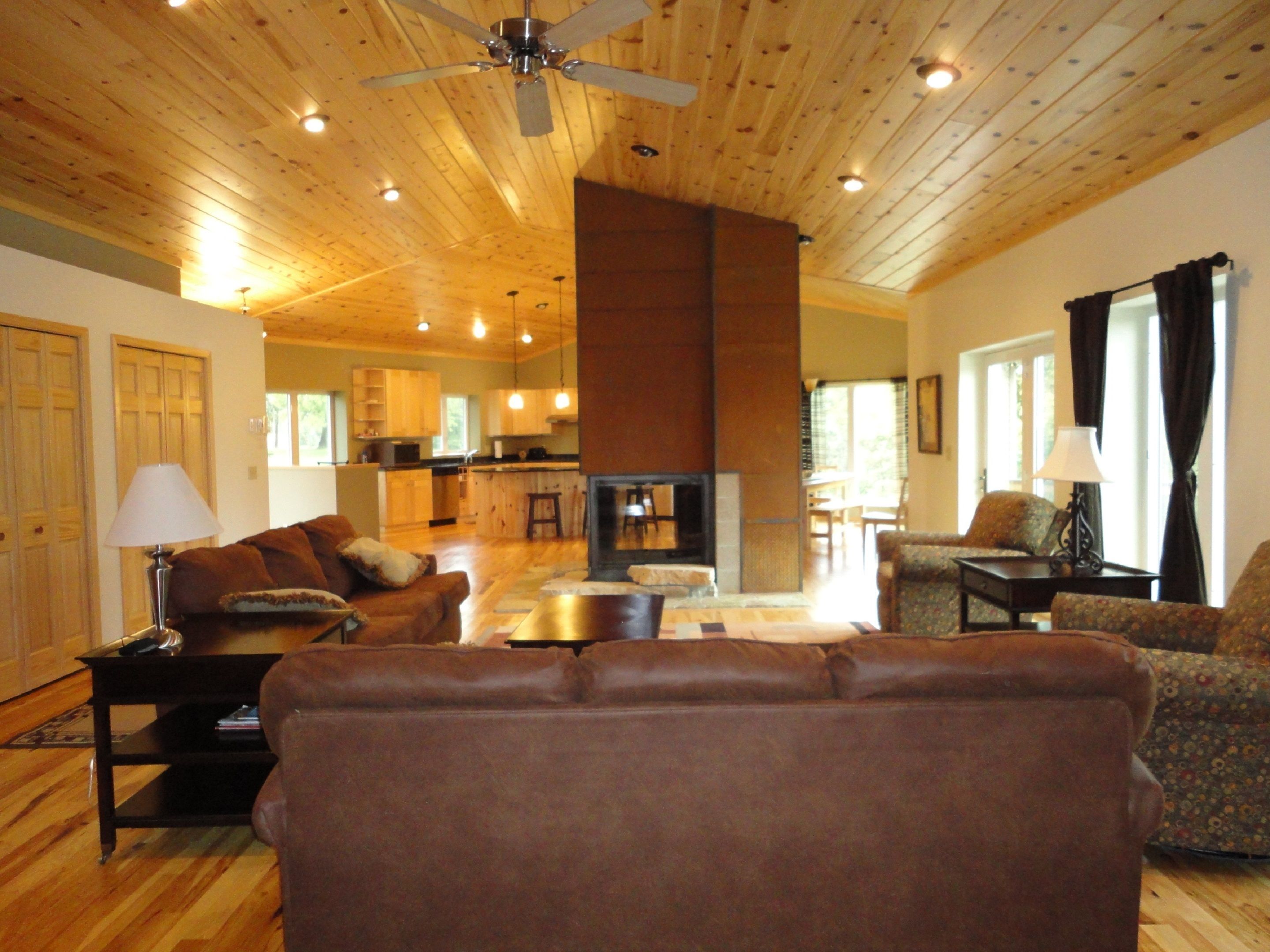 Dúplex, 1 habitación | Sala de estar | Chimenea 