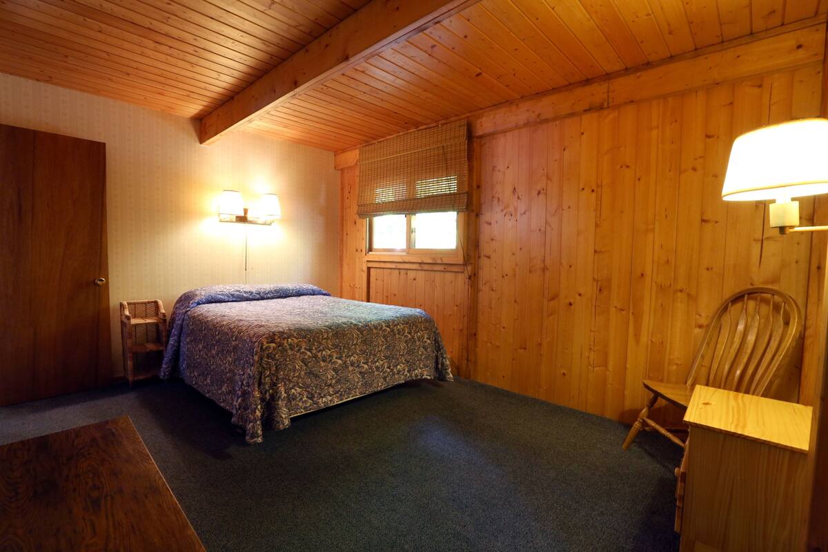 Cabin, 2 Bedrooms with Loft | 1 bedroom, bed sheets