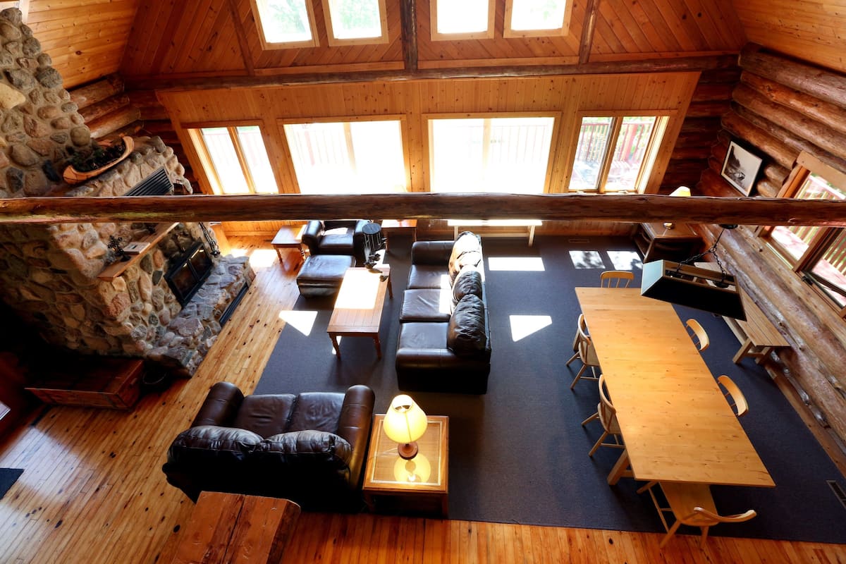 Cabin, nhiều giường | Khu phòng khách | Lò sưởi 