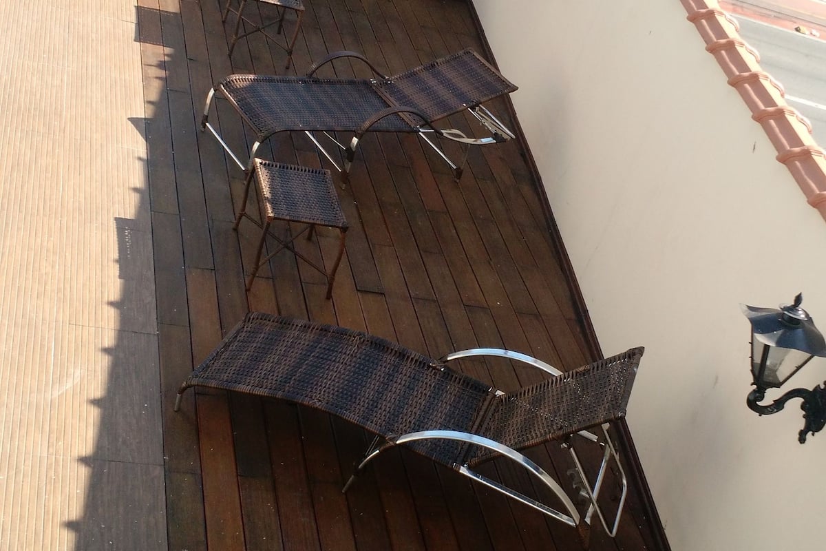 outdoor pool, pool loungers