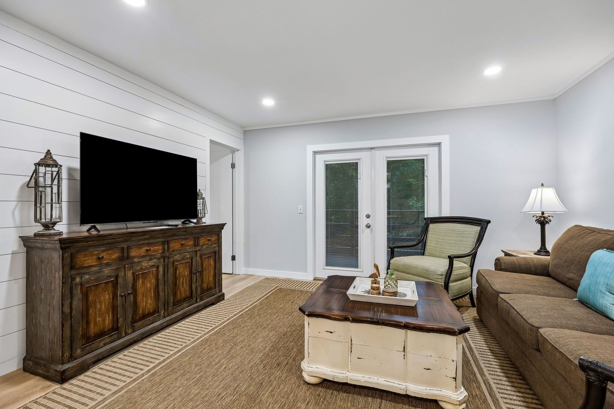 Condo, 2 Bedrooms | Living area | TV, fireplace, Netflix, Hulu