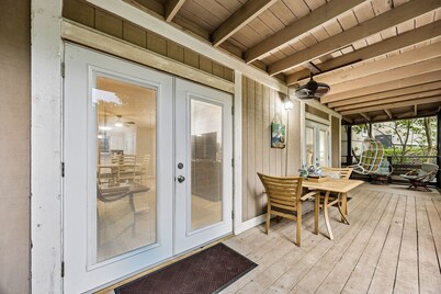 Amelia Landings Condo, Easy Access to the Pool and Short Walk to the Beach by RedAwning