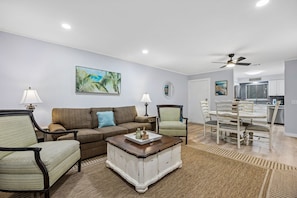 Condo, 2 Bedrooms | Living area