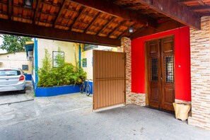 Entrée de l’hébergement