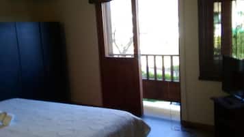 Iron/ironing board, free WiFi