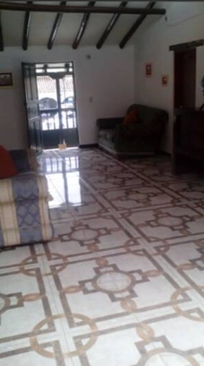 Lobby sitting area - Hospedaje Mandalas (Villa de Leyva)