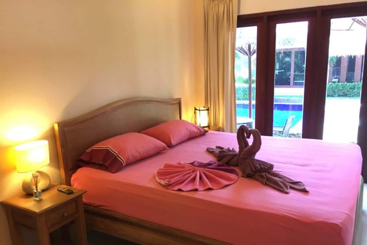 Pool View Bungalow | In-room safe, blackout curtains, iron/ironing board, free WiFi