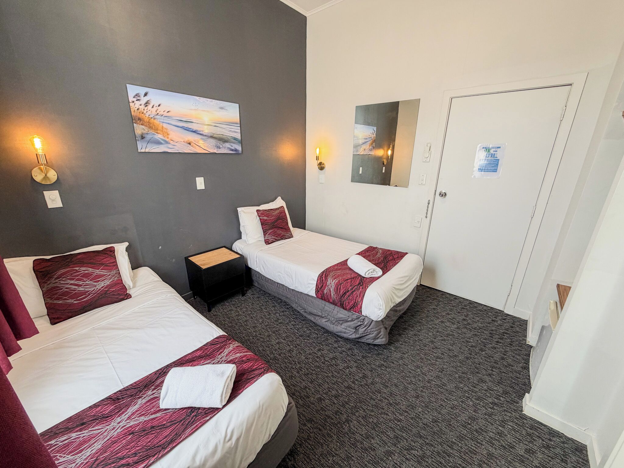 Chambre Économique avec lits jumeaux | Literie de qualité supérieure, Wi-Fi gratuit, draps fournis