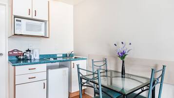 Two bedroom Apartment | Private kitchenette | Mini-fridge