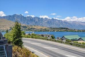 View from room - Hello QT Pounamu (Queenstown)