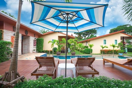 Outdoor pool, sun loungers