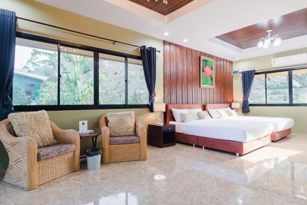 Family Double Room | In-room safe, desk, laptop workspace, blackout drapes