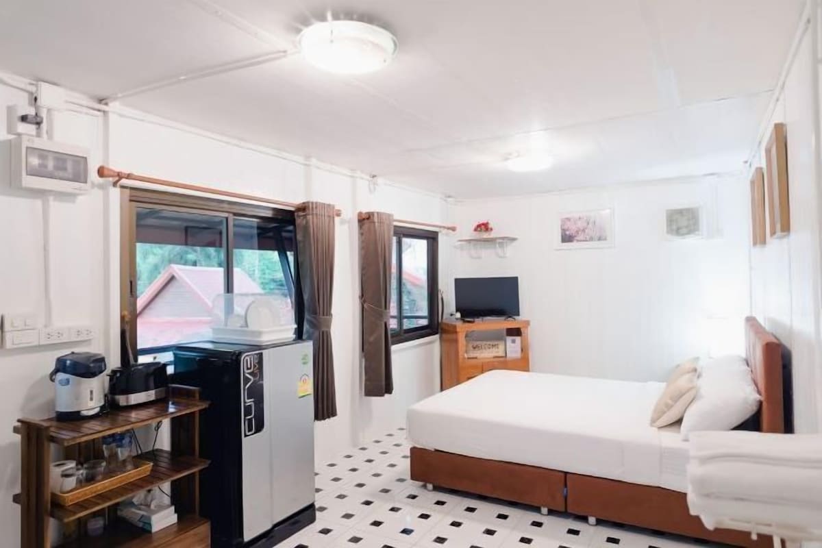 In-room safe, desk, laptop workspace, blackout drapes