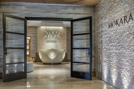 Un sauna, tratamientos corporales, aromaterapia