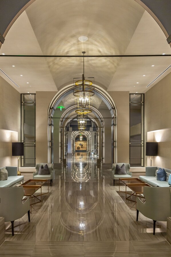 3 bars/lounges, cocktail bar, lobby lounge - Omni Louisville Hotel (Louisville)