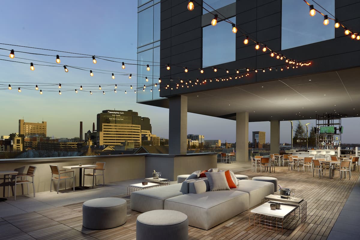 outdoor pool, open 8:00 am to 10:00 pm, pool cabanas (surcharge)