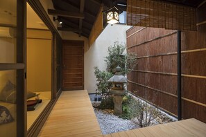 Casa tradicional, 3 habitaciones, cocina, vista al jardín | Vista al jardín