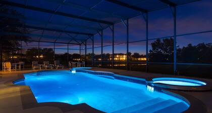 Disney mins Luxury 7 BRM Villa Prvt Pool Spa Cinema & Lake in Gated Formosa Gdns