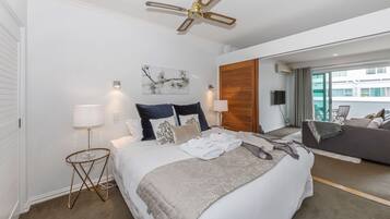Apartment, 1 Bedroom | 1 bedroom, Egyptian cotton sheets, premium bedding, pillow-top beds