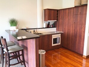 Executive Apartment, 1 Bedroom, Ocean View, Oceanfront | Private kitchen