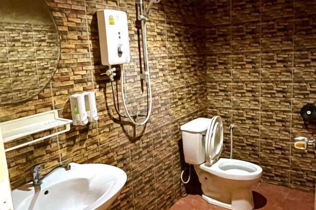 Baño | Regadera, amenidades de baño gratuitas, toallas, jabón