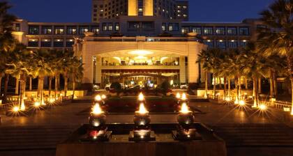 Kunming Green Lake Hotel