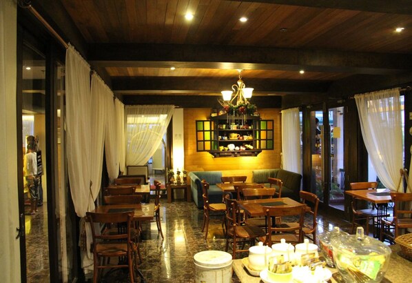 Coffee shop