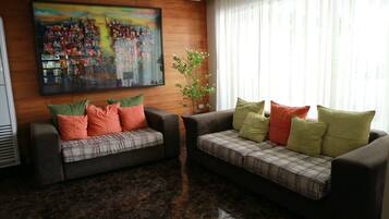 Sala de estar en el lobby