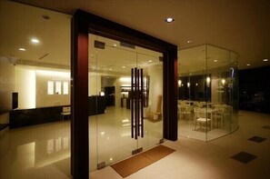 Property entrance - River Hotel (Chiayi City)