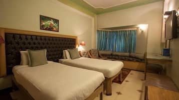 Premium bedding, in-room safe, desk, rollaway beds