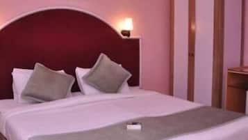 Premium bedding, in-room safe, desk, rollaway beds