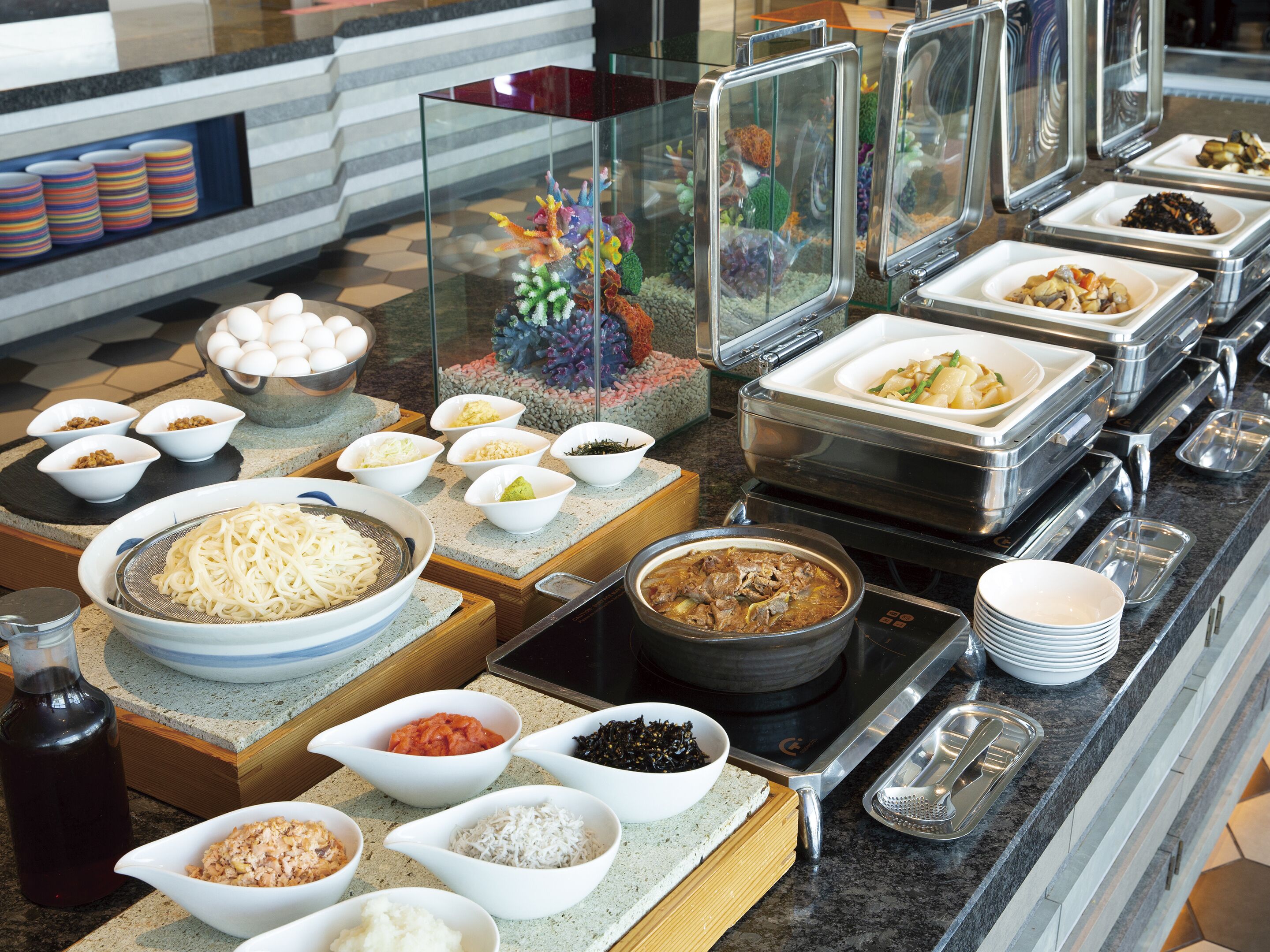 daily buffet breakfast (jpy 2900 per person)