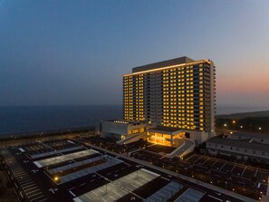 Front of property - evening/night - Tokyo Bay Tokyu Hotel (Urayasu)