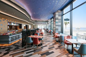 Breakfast, lunch and dinner served - Tokyo Bay Tokyu Hotel (Urayasu)