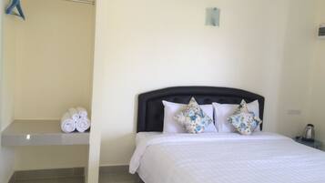 Minibar, free WiFi